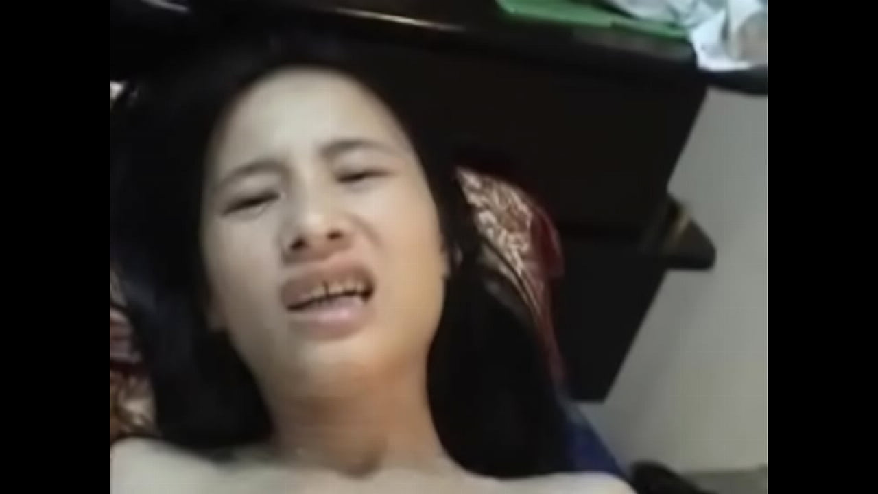 Thoả mãn con vợ bằng con cặc giả Thoả mãn con vợ bằng con cặc giả